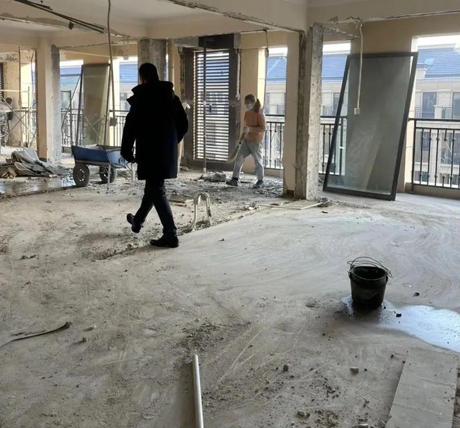 ”不好住还不好卖已经彻底沦为不动产！2025年有一种痛苦叫搬进了“大平层(图12)