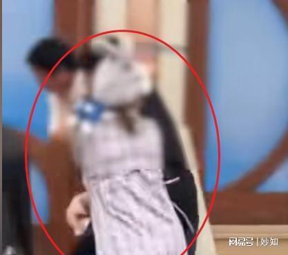 者爆细节原因披露警方通报来了上海迪士尼情侣打架后续：目击(图13)